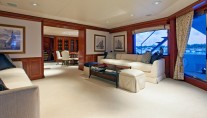 Motor yacht OHANA -  Sitting Area main deck